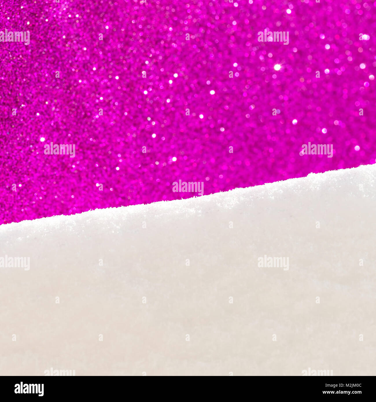 Cuir violet feux brillant fond de Noël avec snowdrift Banque D'Images