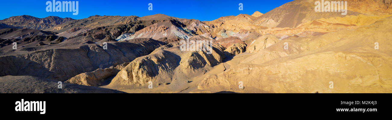 Les montagnes comme des palettes de peinture dans l'entraînement de l'artiste Banque D'Images