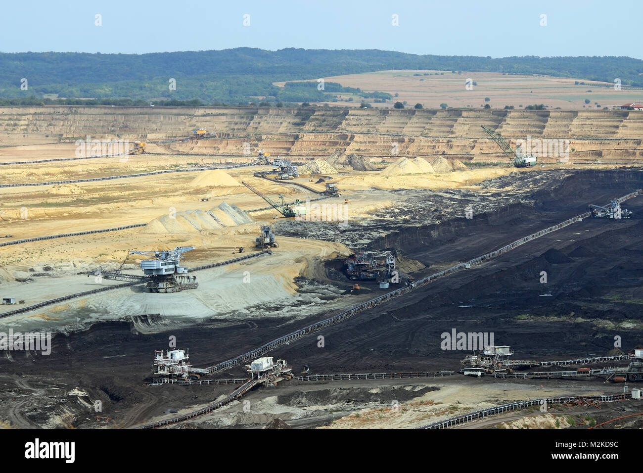 Les excavatrices et engins lourds de mine de charbon à ciel ouvert Serbie Kostolac Banque D'Images