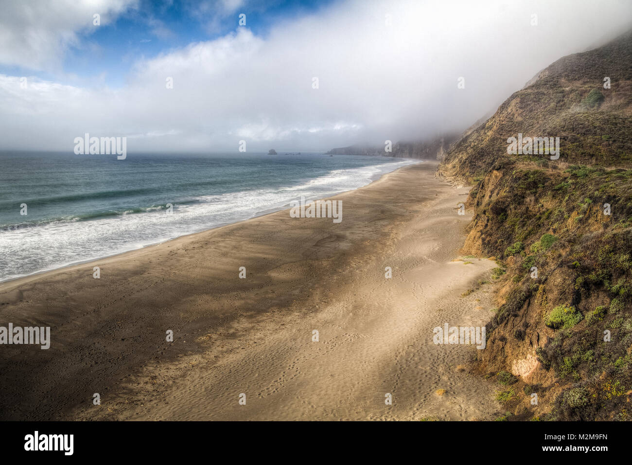 Belles plages vides au lever du soleil au Point Reyes, Californie Banque D'Images