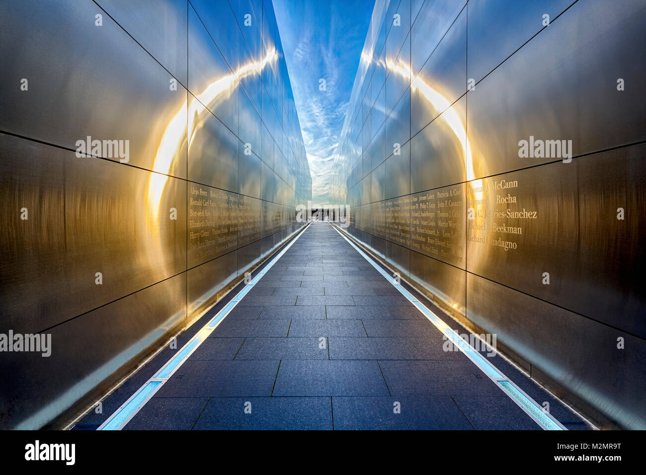 Ciel vide est le New Jersey le 11 septembre au mémorial de l'état victimes des attaques terroristes. C'est un effet naturel de sun flare Banque D'Images