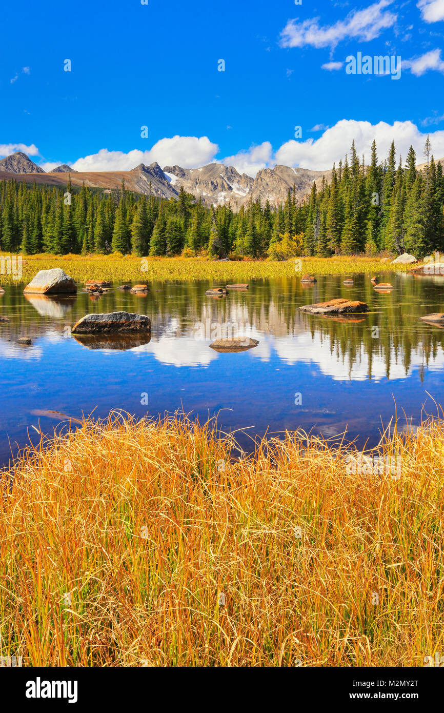 Le Red Rock Lake, Brainard Lake Recreation Area, Ward, Colorado, USA Banque D'Images