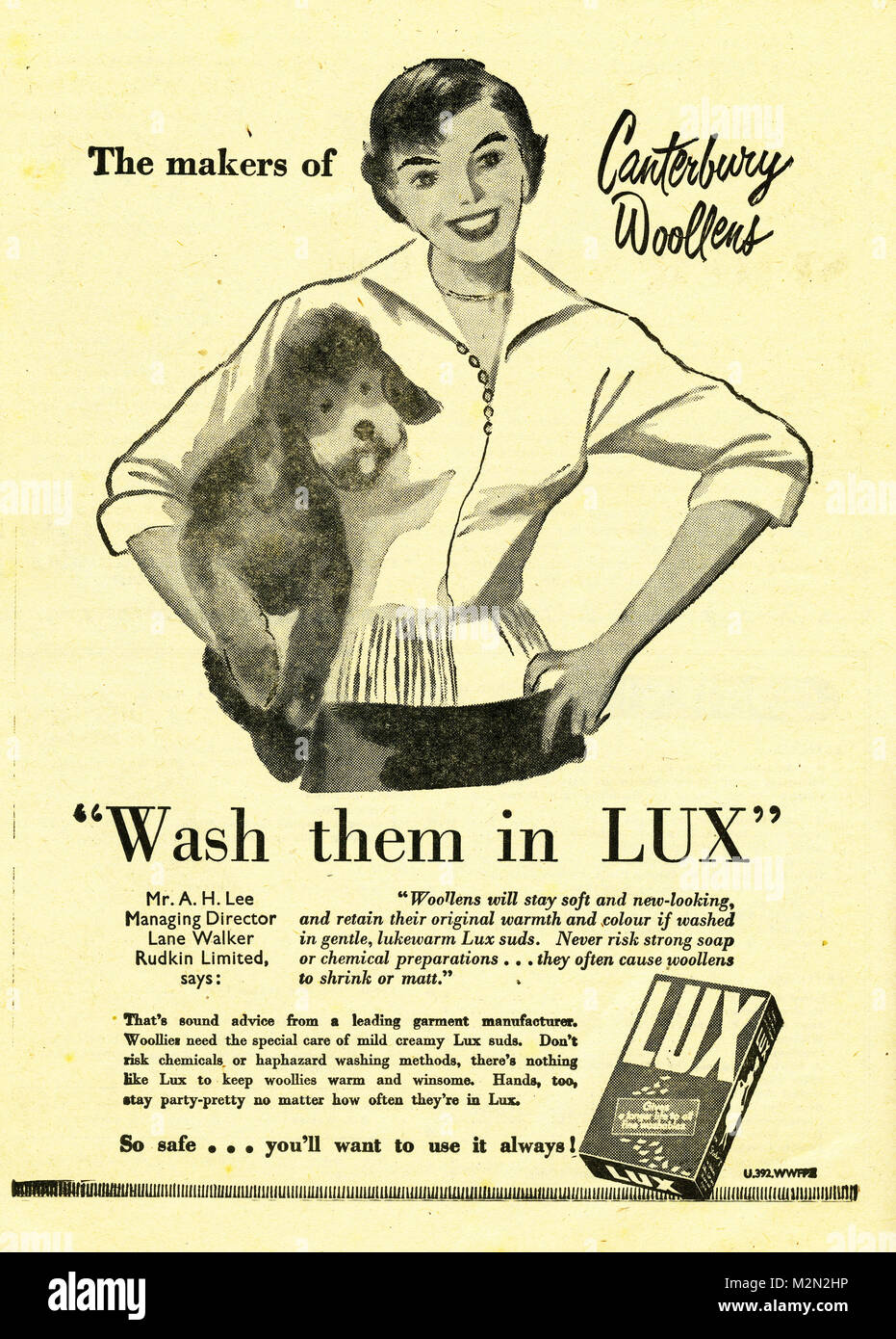 Publicité en demi-teinte pour Lux produit de lavage. Du New Zealand Women's Weekly, 24 Décembre 1953 Banque D'Images