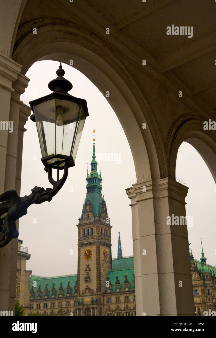 Hôtel de ville, hôtel de ville, vu de Alsterarkaden, Hambourg, Allemagne Banque D'Images