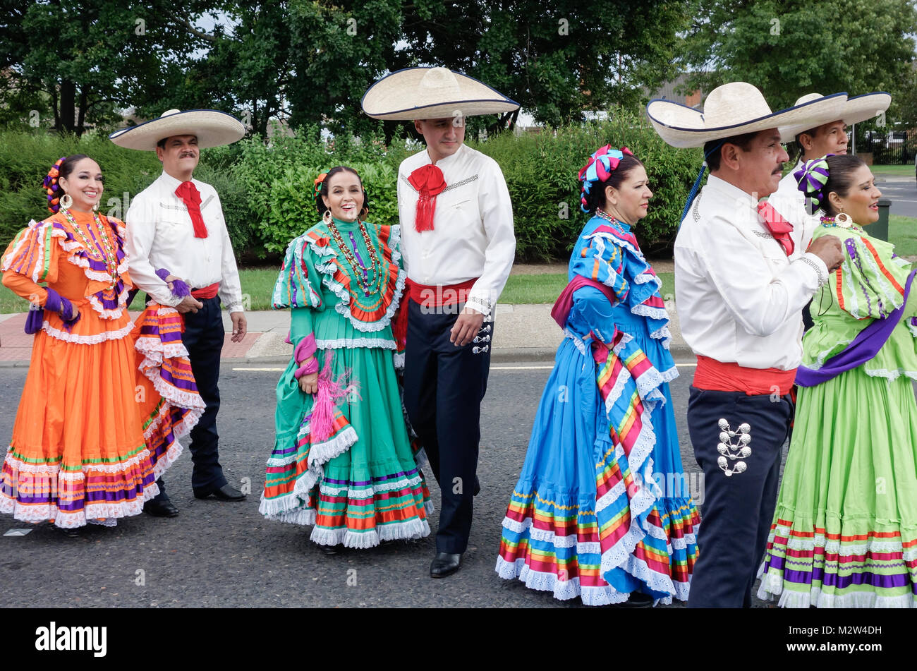 Des danseurs en costume traditionnel mexicain à Billingham folklore festival. UK Banque D'Images