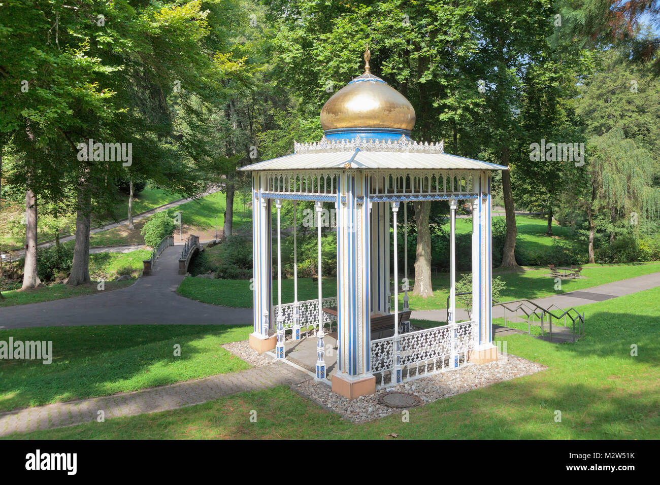 Pavillon mauresque dans le Kurpark de Bad Wildbad, Forêt-Noire, Bade-Wurtemberg, Allemagne Banque D'Images