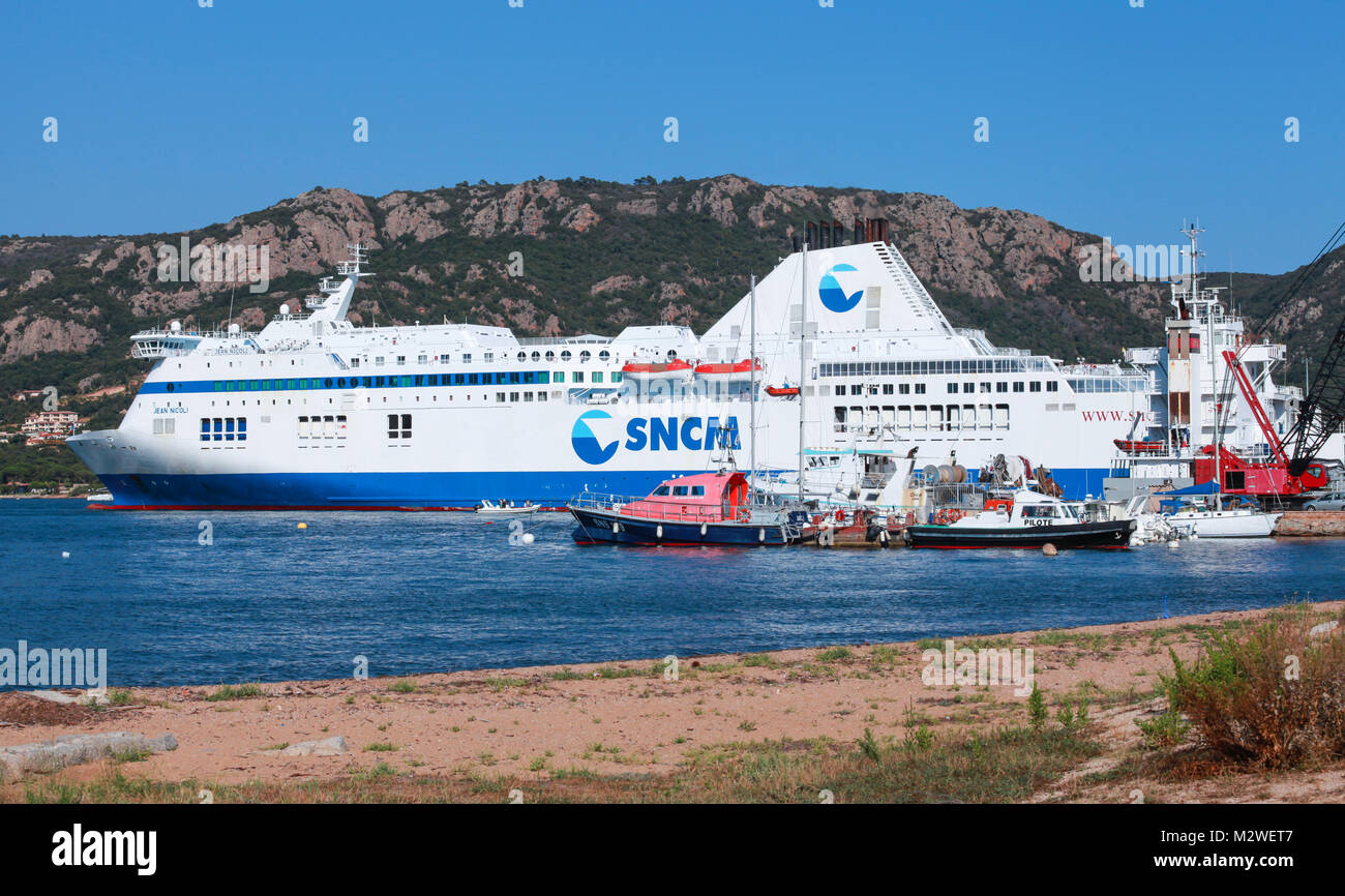 Corse, France - le 2 juillet 2015 : Jean Nicoli ferry, aux couleurs de la SNCM dans le port de Porto-Vecchio Banque D'Images