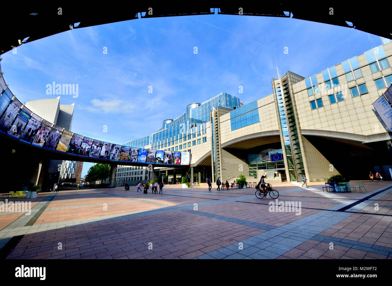 Bruxelles, Belgique. Bâtiment du Parlement européen - Espace Léopold, l'espace ouvert par les entrées principales Banque D'Images