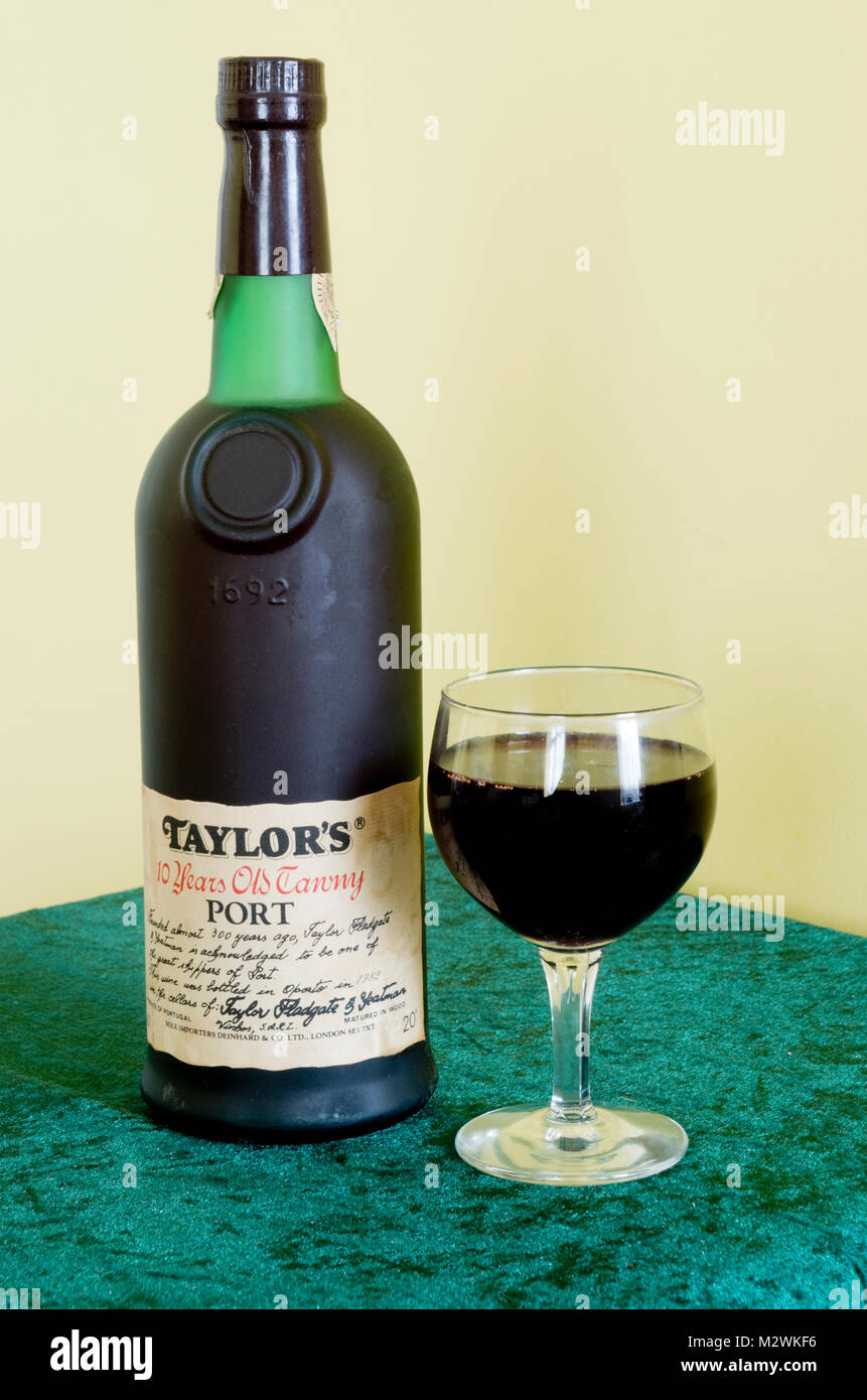 Bouteille de Taylor's Vintage Port fauve Banque D'Images