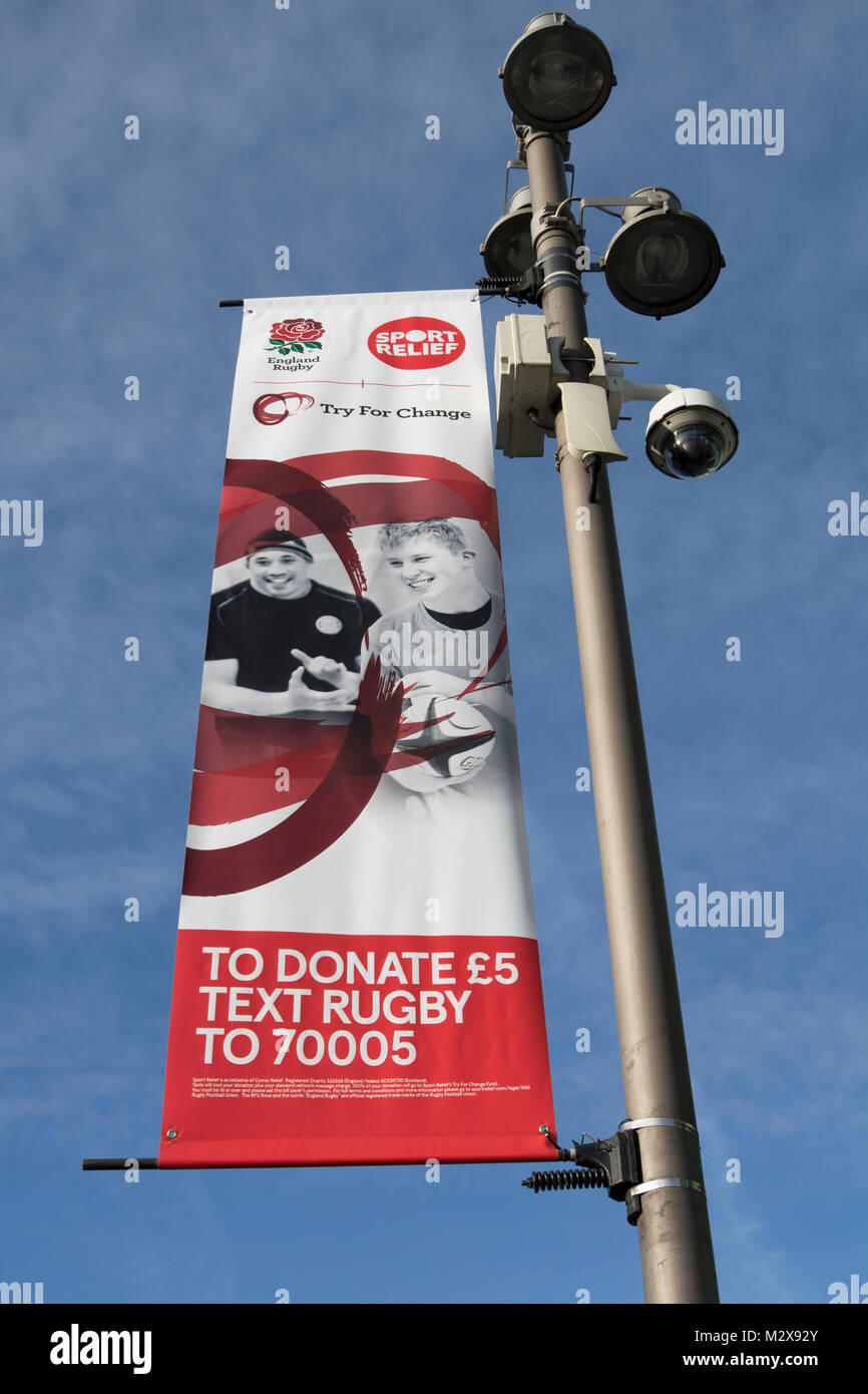 Essayez de changer de thème rugby sport bannières publicitaires de secours à l'extérieur du stade de Twickenham, accueil de la Rugby Football Union (RFU) Banque D'Images