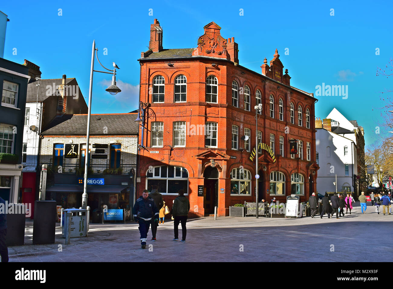 Le duc de Wellington pub (blt 1892) est situé au coeur de la ville de centre-ville de Cardiff. Administré et exploité par S UN CERVEAU Co célèbre brasseurs locaux. Banque D'Images