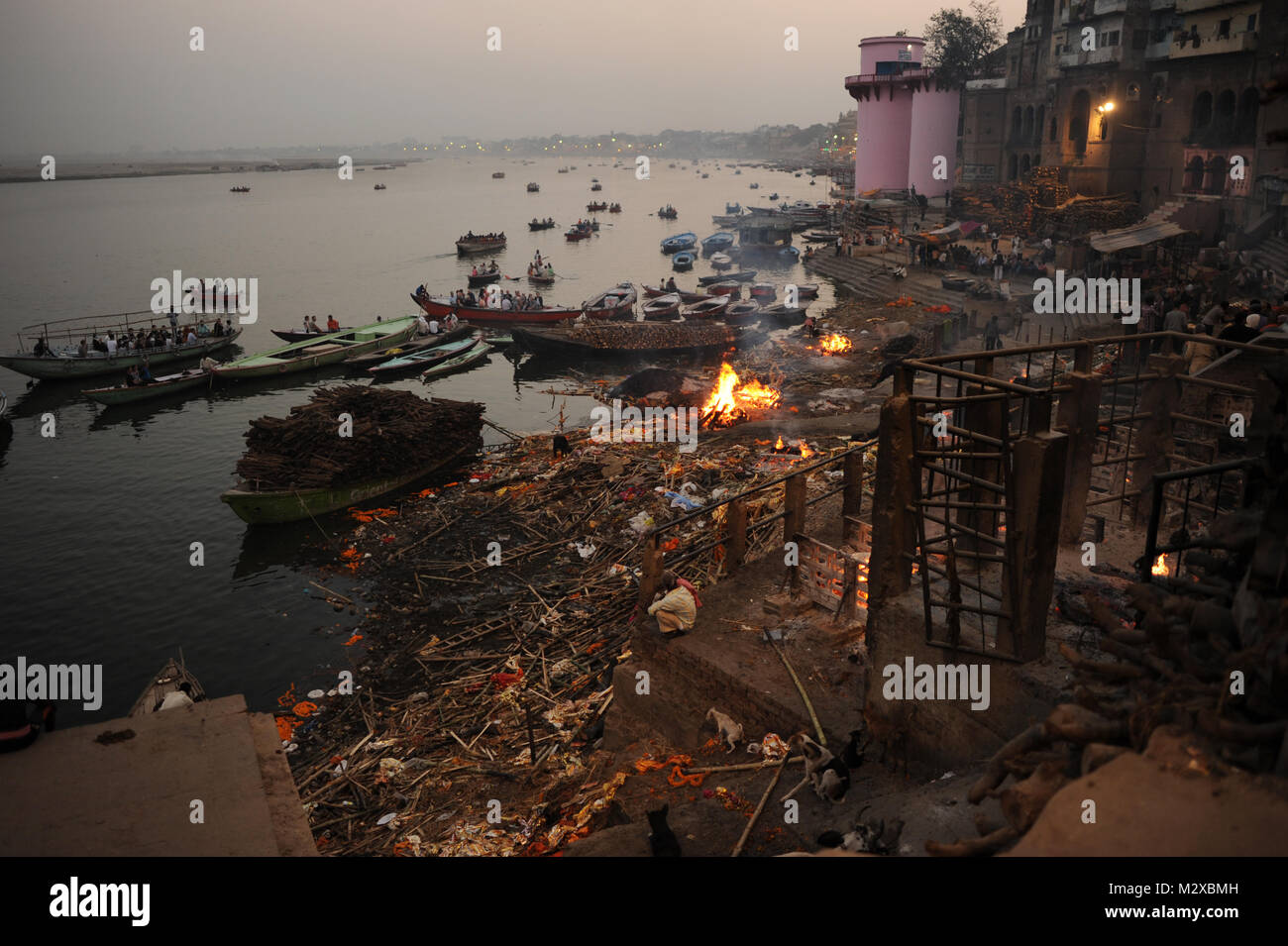 Burning Ghats de Varanasi, Inde Banque D'Images Burning Ghats de Varanasi, Inde Banque D'Images