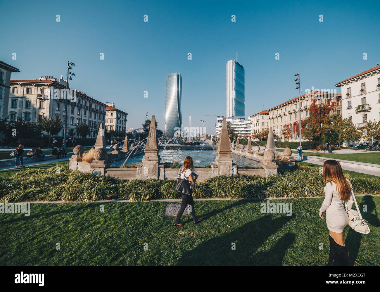 Milan. Vue de la ville la vie de la ferme avec les filles fontane sur le premier plan en photo Banque D'Images