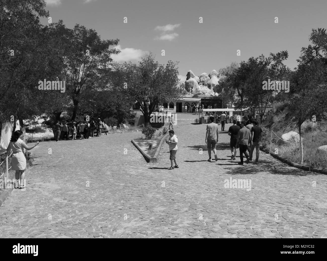 Les touristes qui visitent le parc national musée en plein air de Göreme, Cappadoce, Turquie Banque D'Images