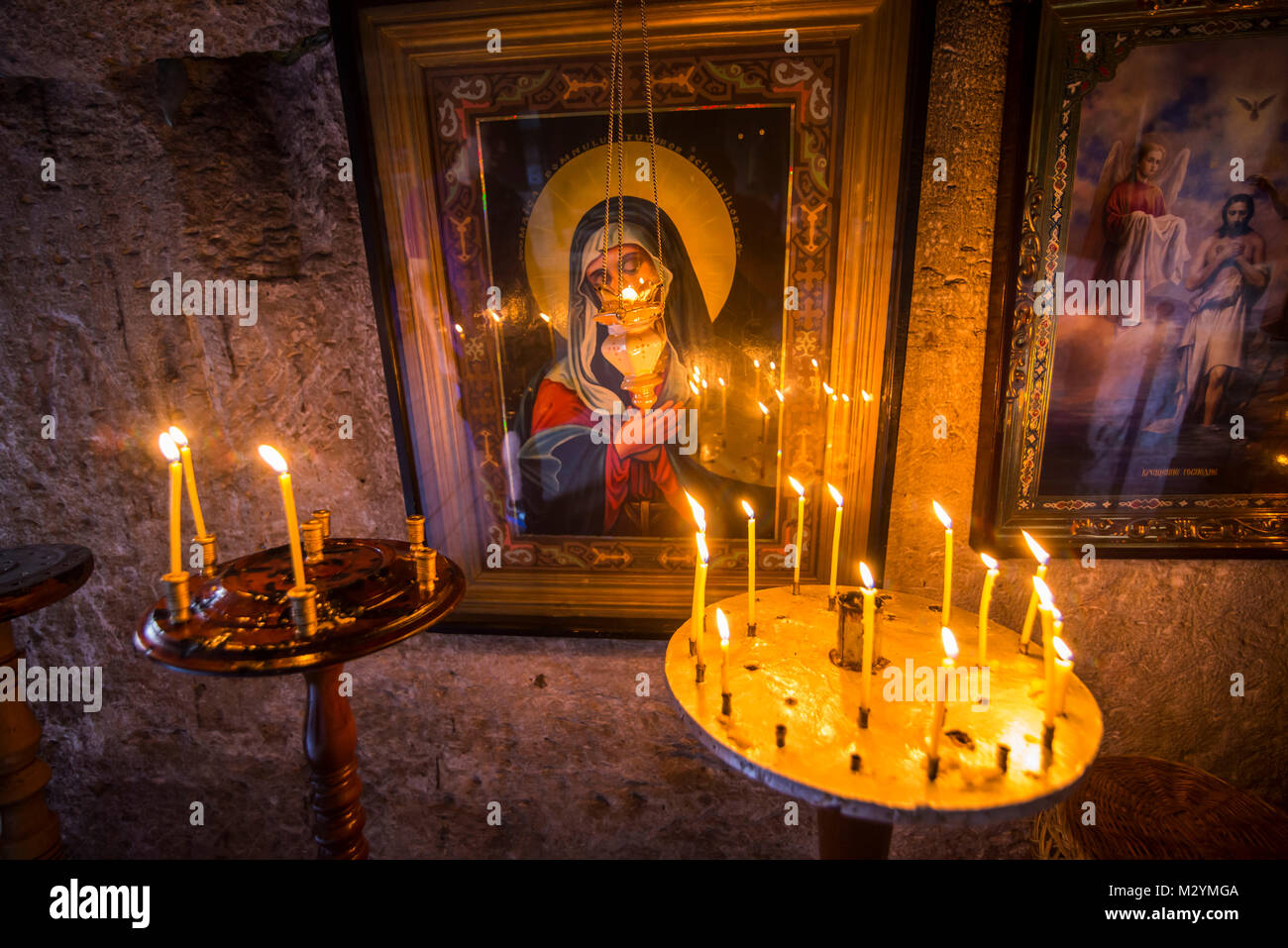 Symboles religieux dans le monastère de la grotte dans le complexe historique du vieux Orhei ou Orheiul Vechi, Moldova, l'Europe de l'Est Banque D'Images
