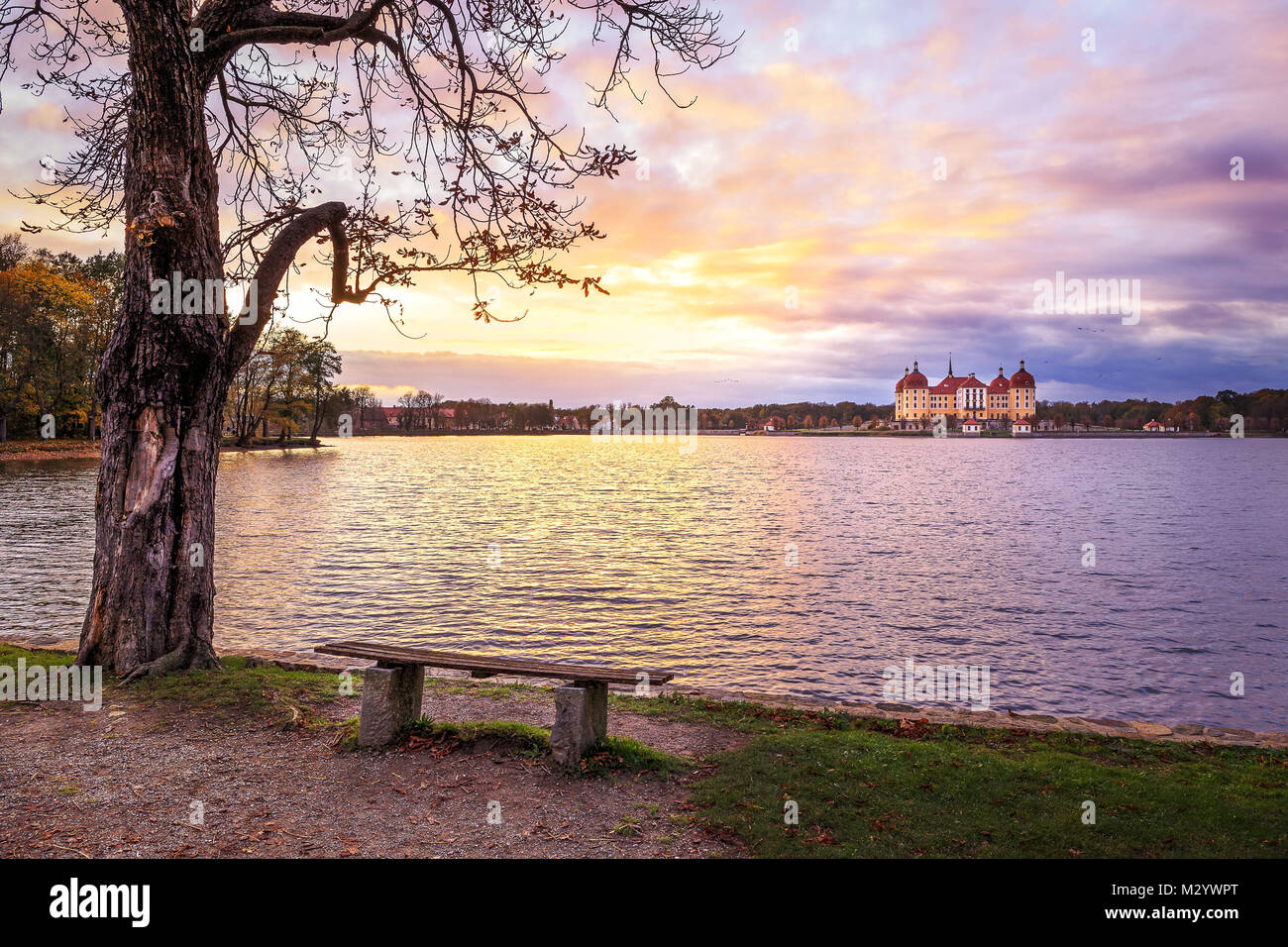 Coucher du soleil au cours de l'automne à l'Moritzburg près de Dresde Banque D'Images