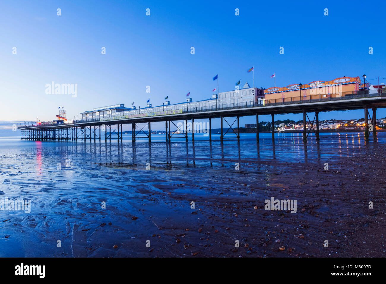 L'Angleterre, Devon, Paignton Pier et de la plage Banque D'Images