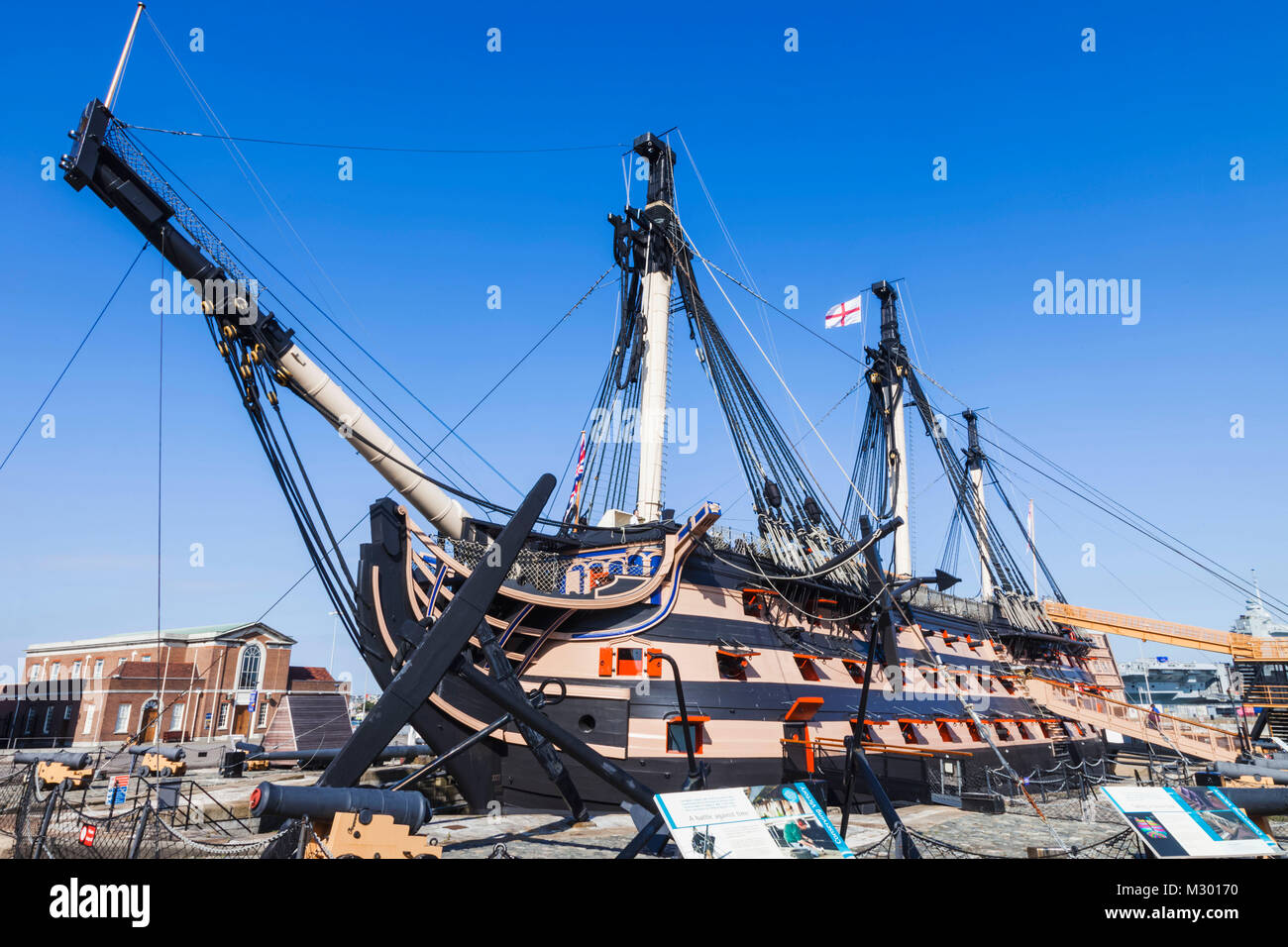 L'Angleterre, dans le Hampshire, Portsmouth, Portsmouth Historic Dockyard, HMS Victory Banque D'Images