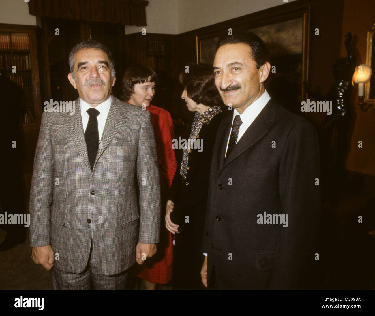 GABRIEL GARCIA MARQUEZ, Prix Nobel de la réunion avec le politicien turc Bülent Ecevit à Harpsund Le Premier ministre suédois summer residence 19 Banque D'Images
