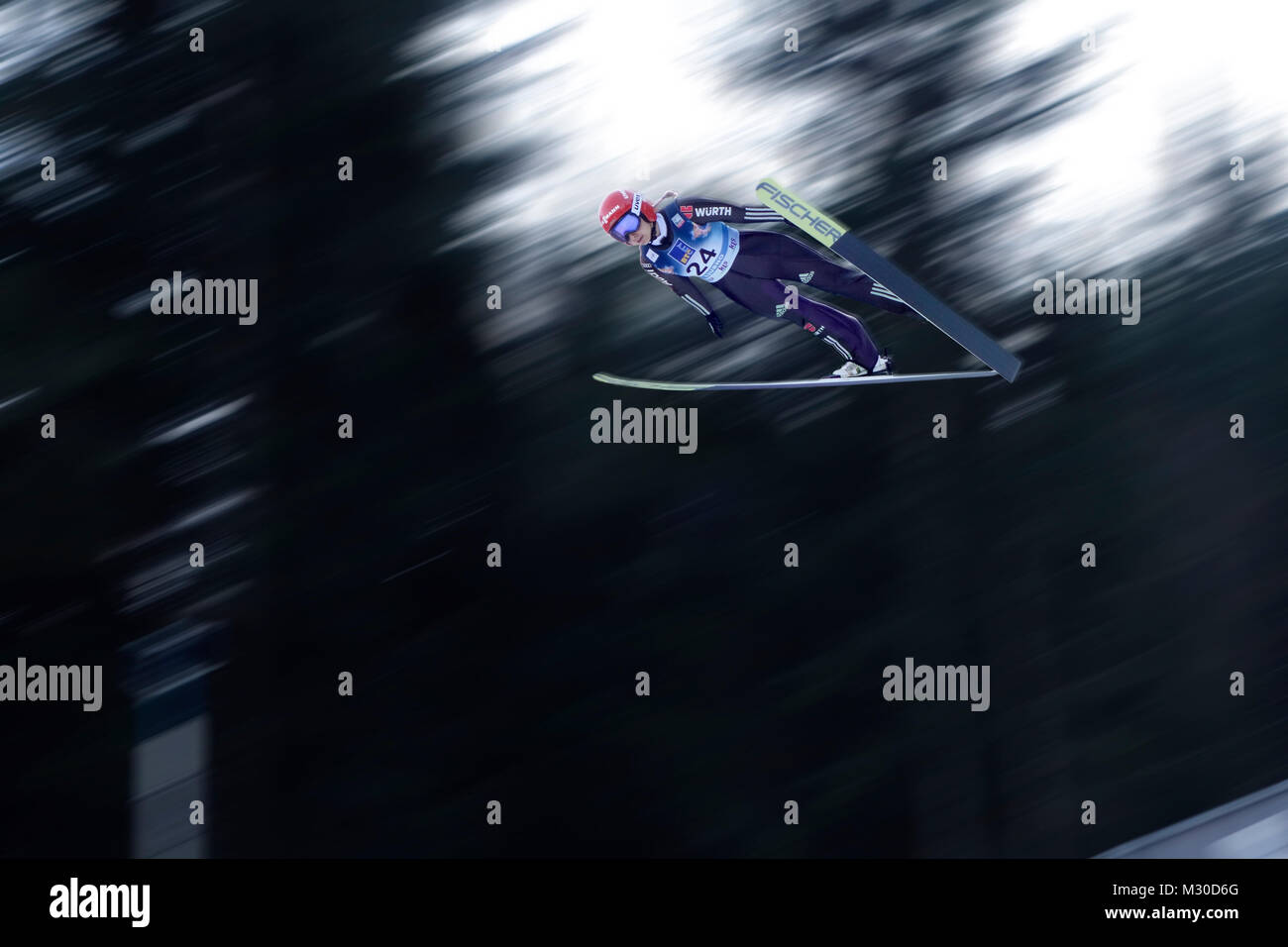 Juliane Seyfarth, Allemagne, sur son premier saut à ski pour la qualification pour le championnat du monde de saut à ski pour les femmes. Le Saut à Ski Hill Ljubno ob Savinji Banque D'Images