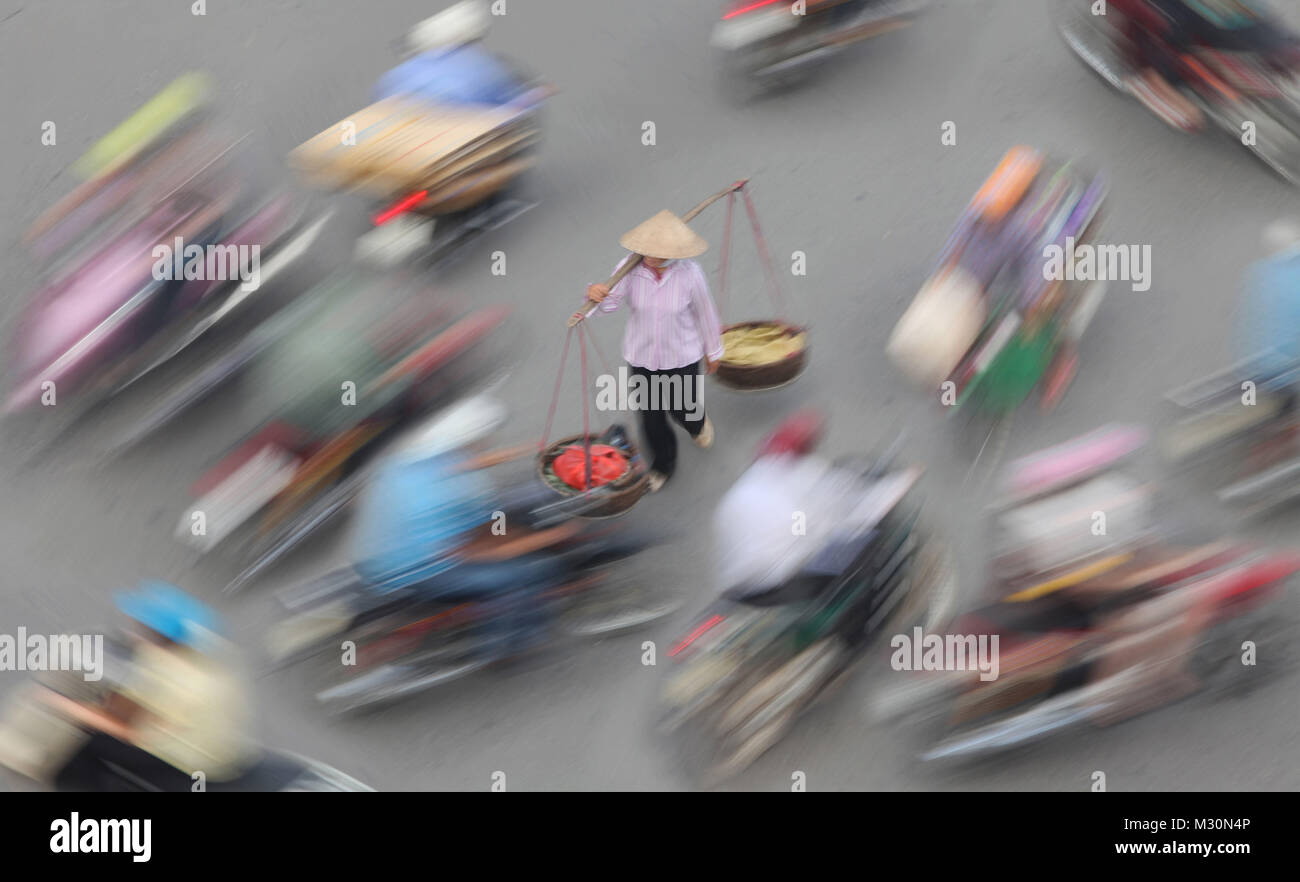 Scène de rue à Hanoi, Vietnam, Asie Banque D'Images
