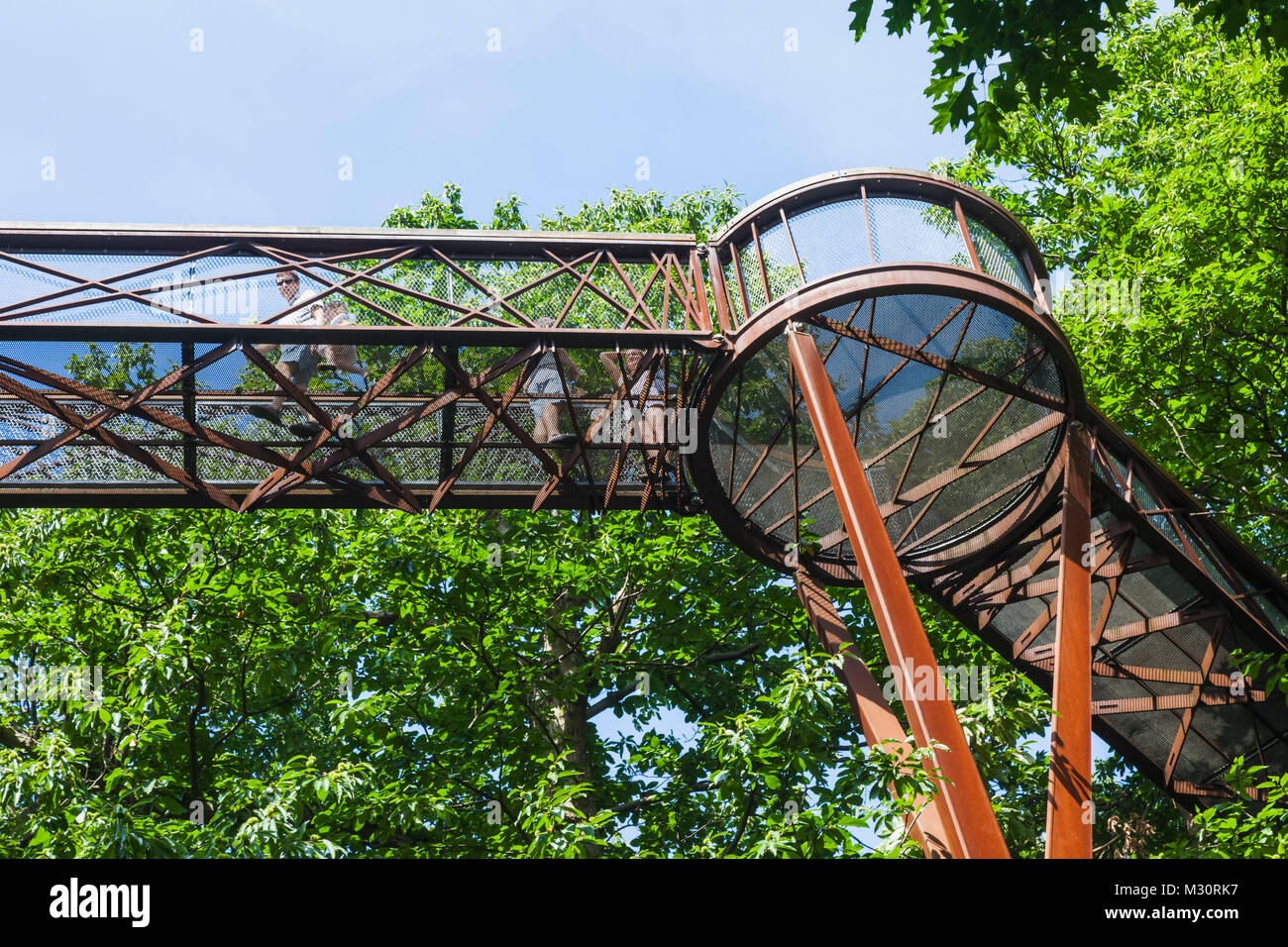 L'Angleterre, Londres, Richmond, Kew Gardens, le Treetop Walkway Banque D'Images