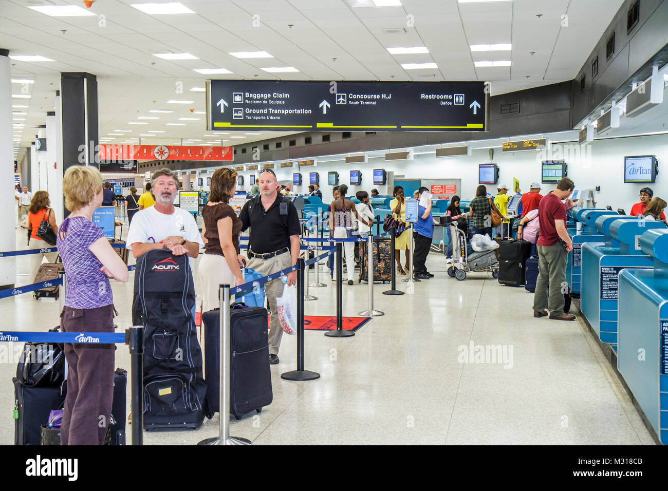 Departure miami international airport Banque de photographies et d'images à  haute résolution - Alamy