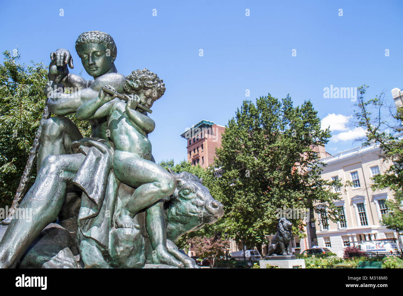 Baltimore Maryland, Mount Mt. Vernon quartier historique,quartier,parc,bronze,jardin de sculptures,Antoine Louis Barye,arbre,bâtiment,MD100702018 Banque D'Images