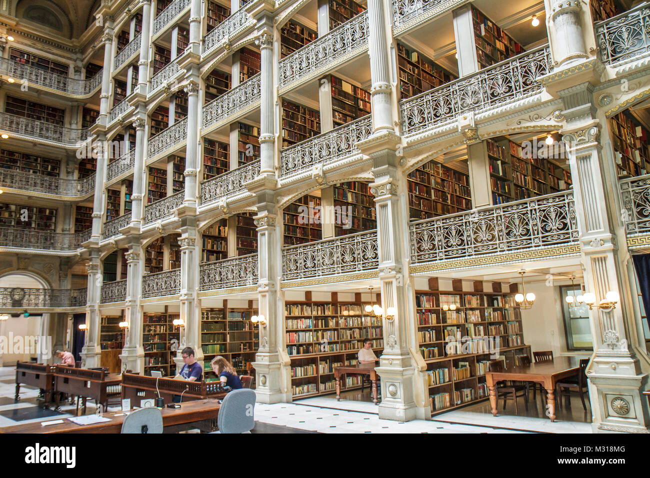 Baltimore Maryland, Mount Mt. District historique de Vernon, Université Johns Hopkins, Peabody Institute Library, 1852, architecte Edmund G. Lind, atrium, orna Banque D'Images