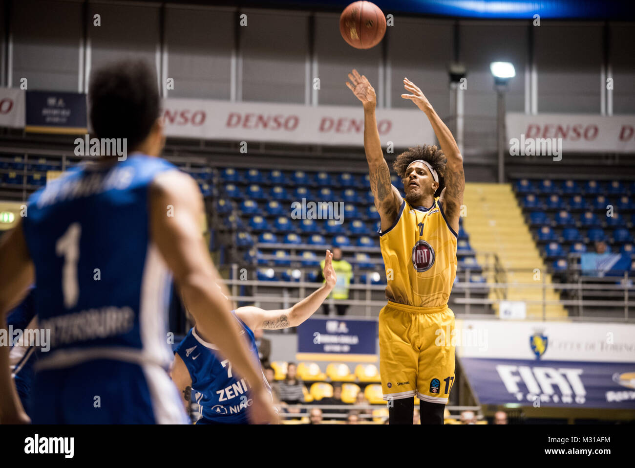 Deron Washington (Fiat Turin Auxilium) pendant l'Eurocup match de basket-ball. Turin Fiat Auxilium vs Zenit St Petersbourg. Zenit St Petersburg a gagné 73-87 à Turin, Pala Ruffini, Italie 7 février 2017. Banque D'Images