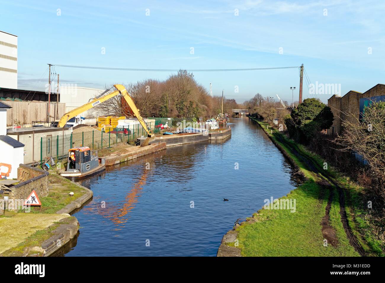 Le Paddington arm du Grand Union canal à Bulls Bridge West London Angleterre Royaume-Uni Southall Banque D'Images