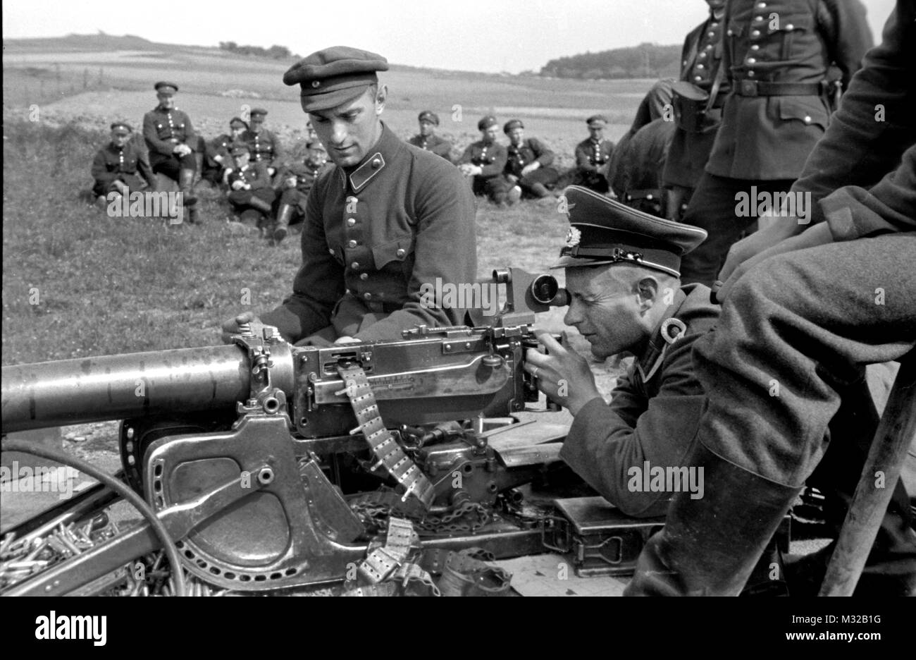 Les soldats de l'armée allemande train sur une mitrailleuse, ca. 1937. Banque D'Images