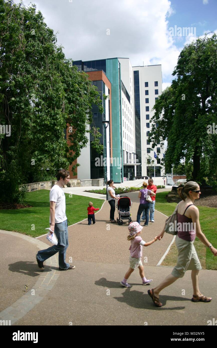 L'été dans le centre-ville de Derby Banque D'Images