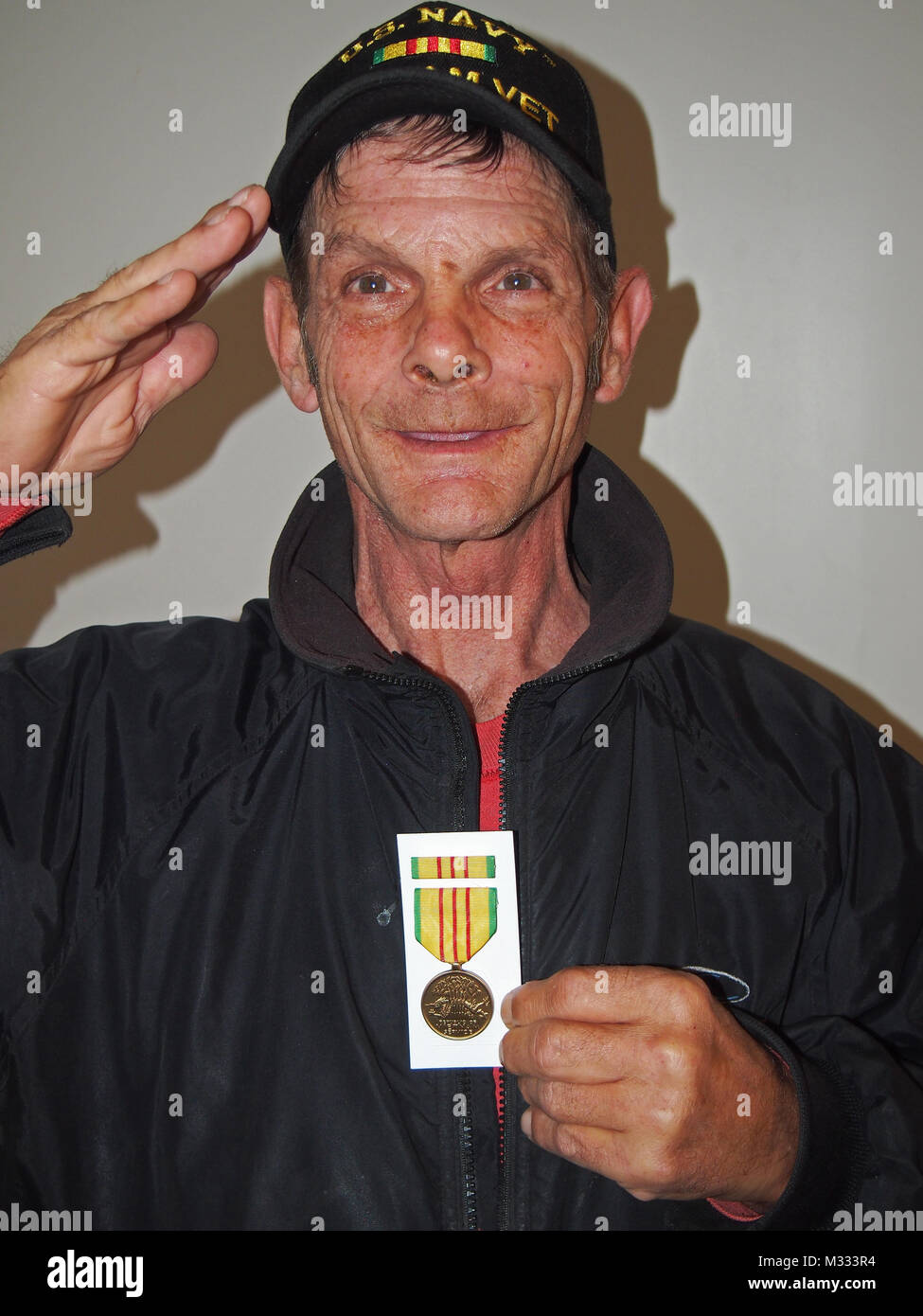 Vétéran de la guerre du Vietnam de la marine des États-Unis avec le Vietnam Service medal Banque D'Images