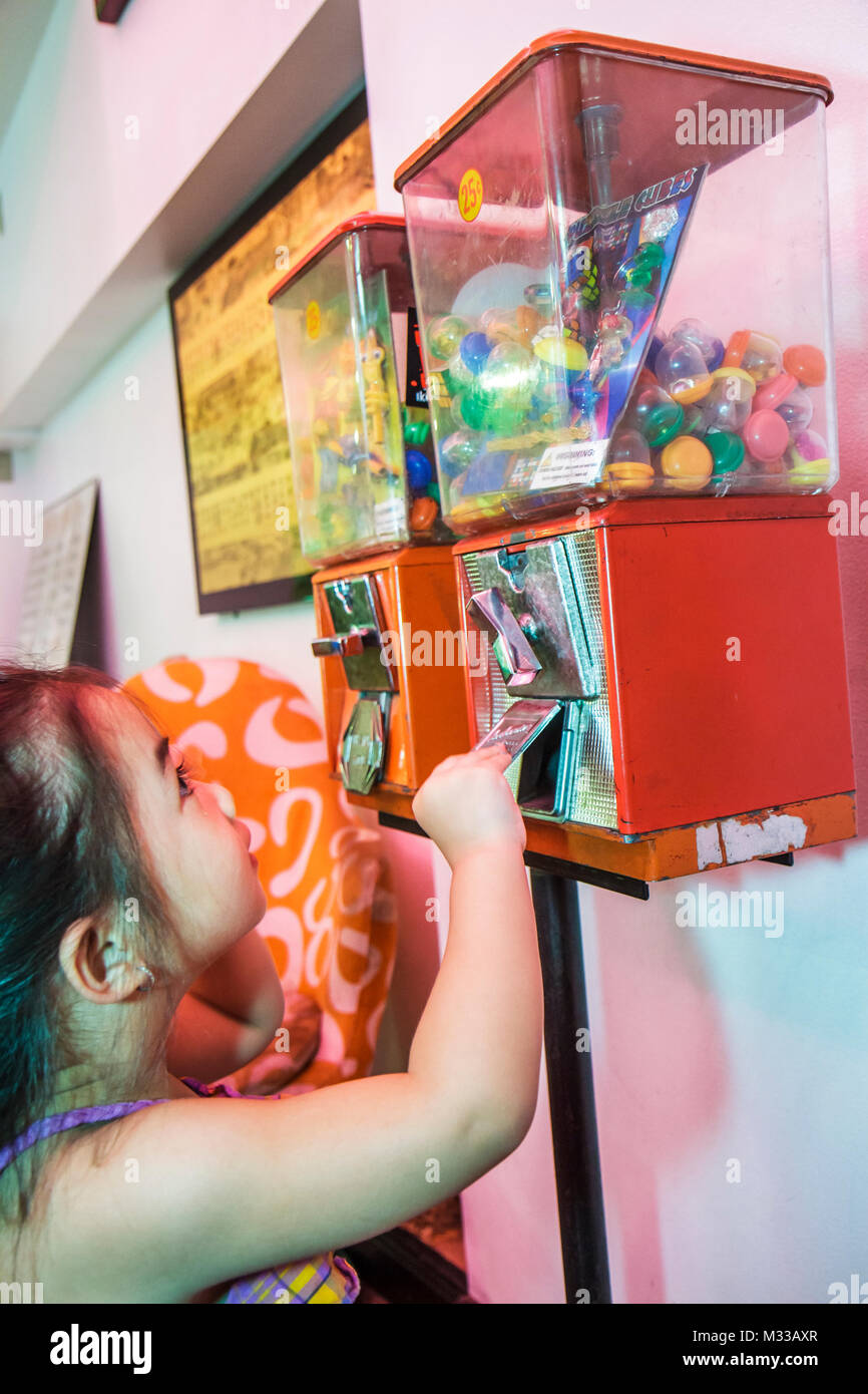 Philadelphie Pennsylvania,Chinatown,quartier ethnique,communauté,Asiatiques asiatiques immigrants ethniques minorités,Mong Kok Station,boulangerie chinoise,gi Banque D'Images