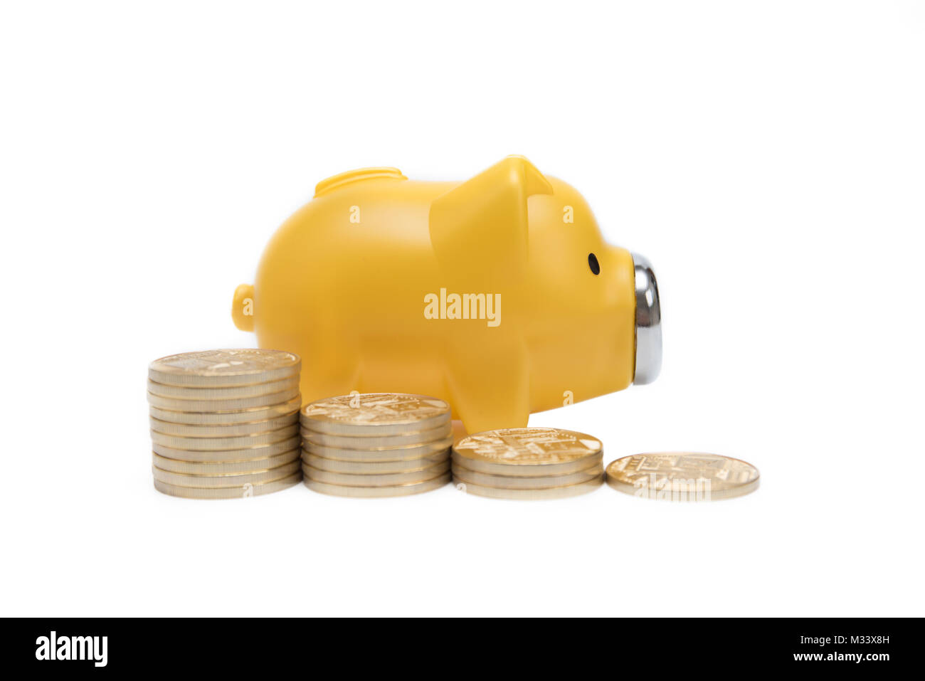 Coins et tirelires, des concepts économiques. Isolées. Banque D'Images