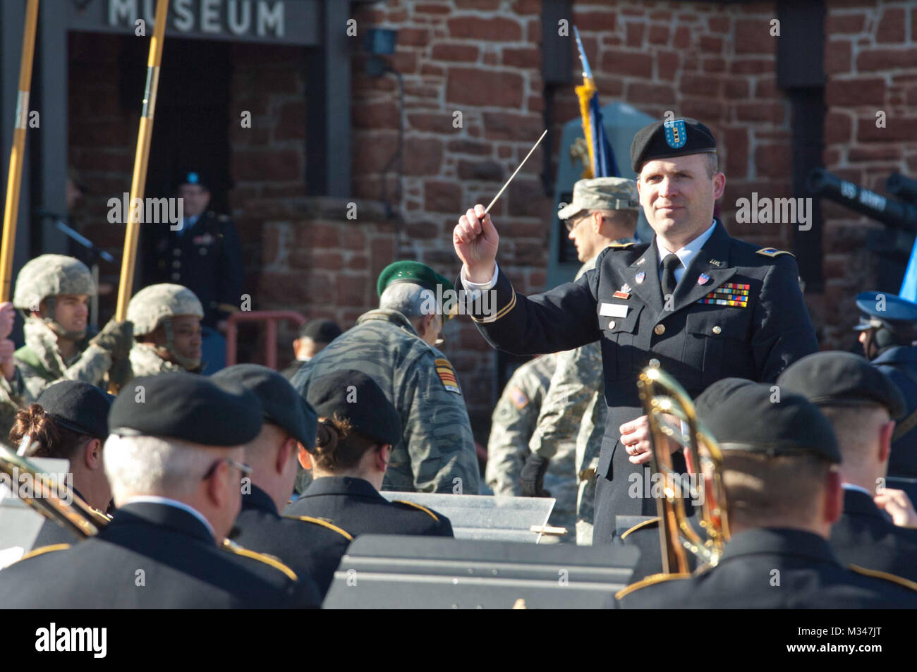 Le Gouverneur a 145e Army Band a participé à la 38e cérémonie des ...