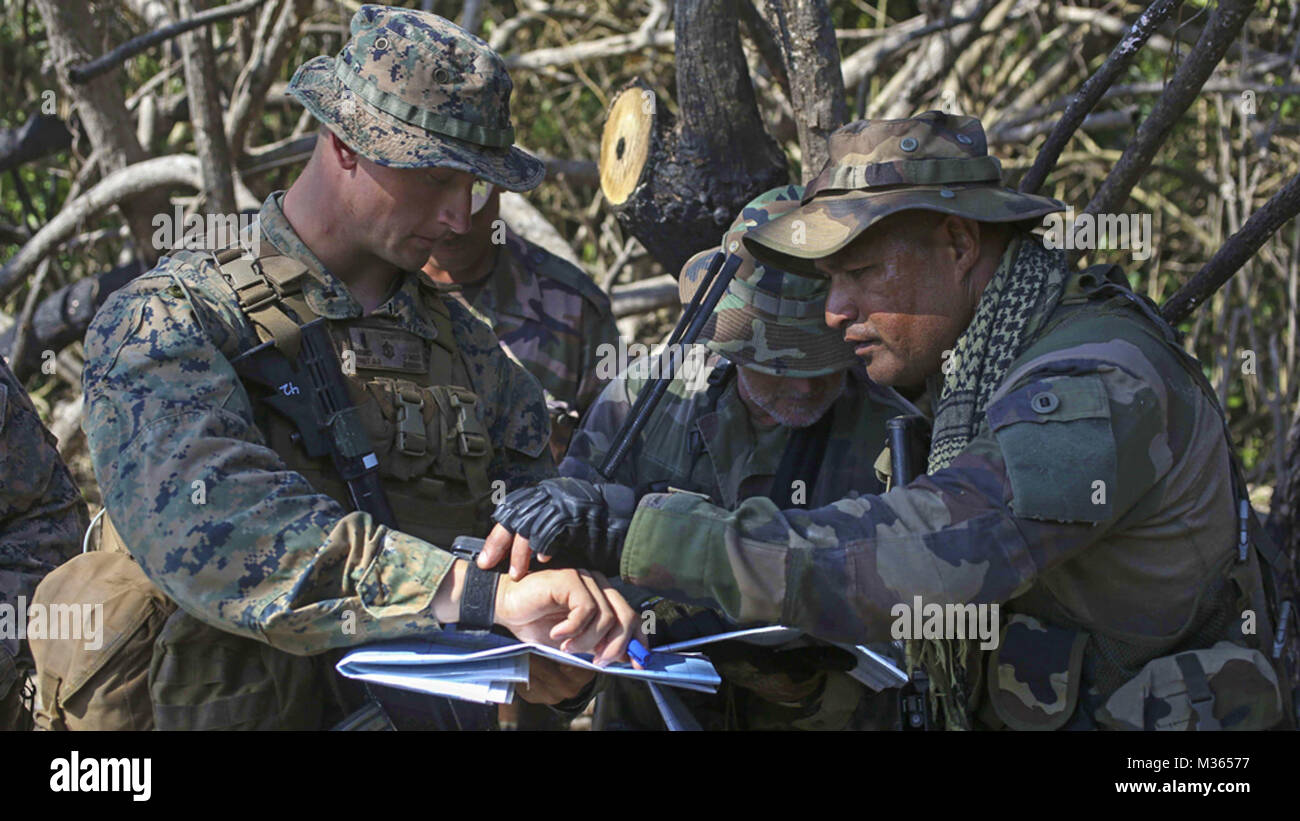 Les Marines américains et les soldats de l'Partner-Nation Tafakula exercice mené à Tonga par # PACOM Banque D'Images