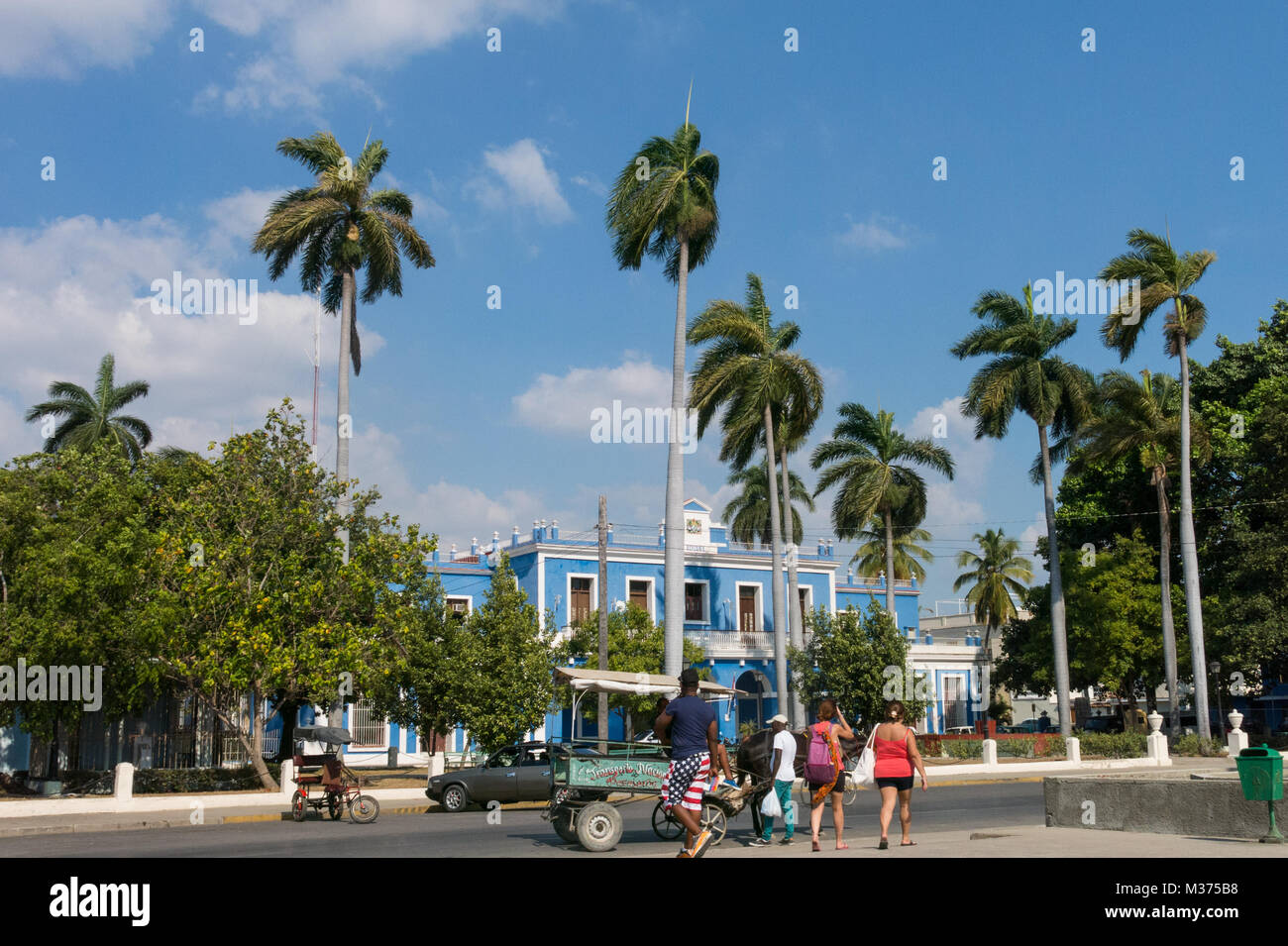 CIENFUEGOS, CUBA - 3 janvier 2017 : Jose Marti Park, la place principale de Cienfuegos, en face de la Purisima Concepcion cathédrale. La ville de Cienfuegos, Banque D'Images
