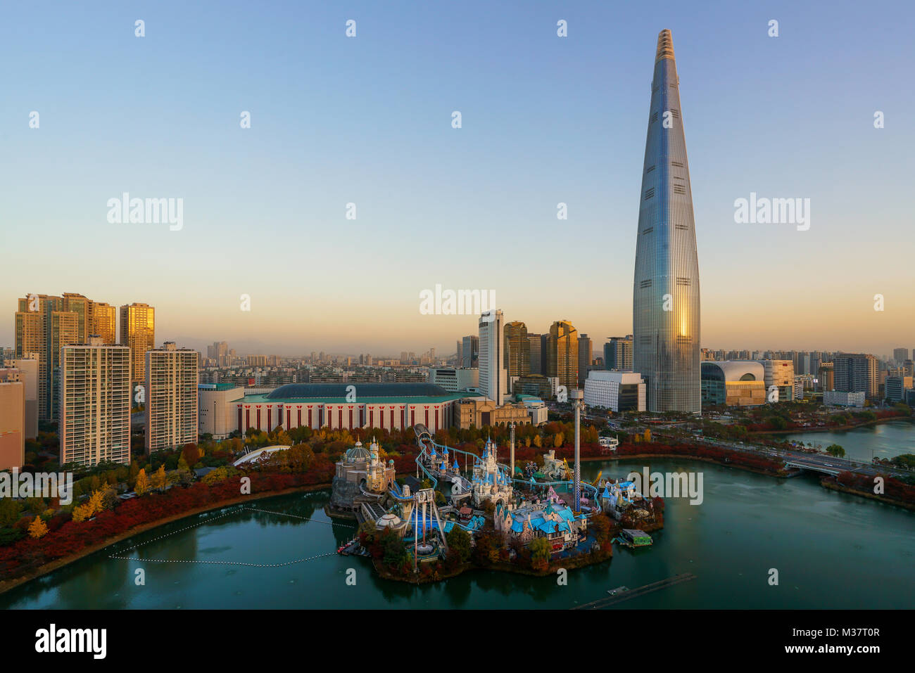 Toits de la Corée du Sud de Séoul, la meilleure vue de la Corée du Sud avec le Lotte World mall au stade de Séoul. Banque D'Images