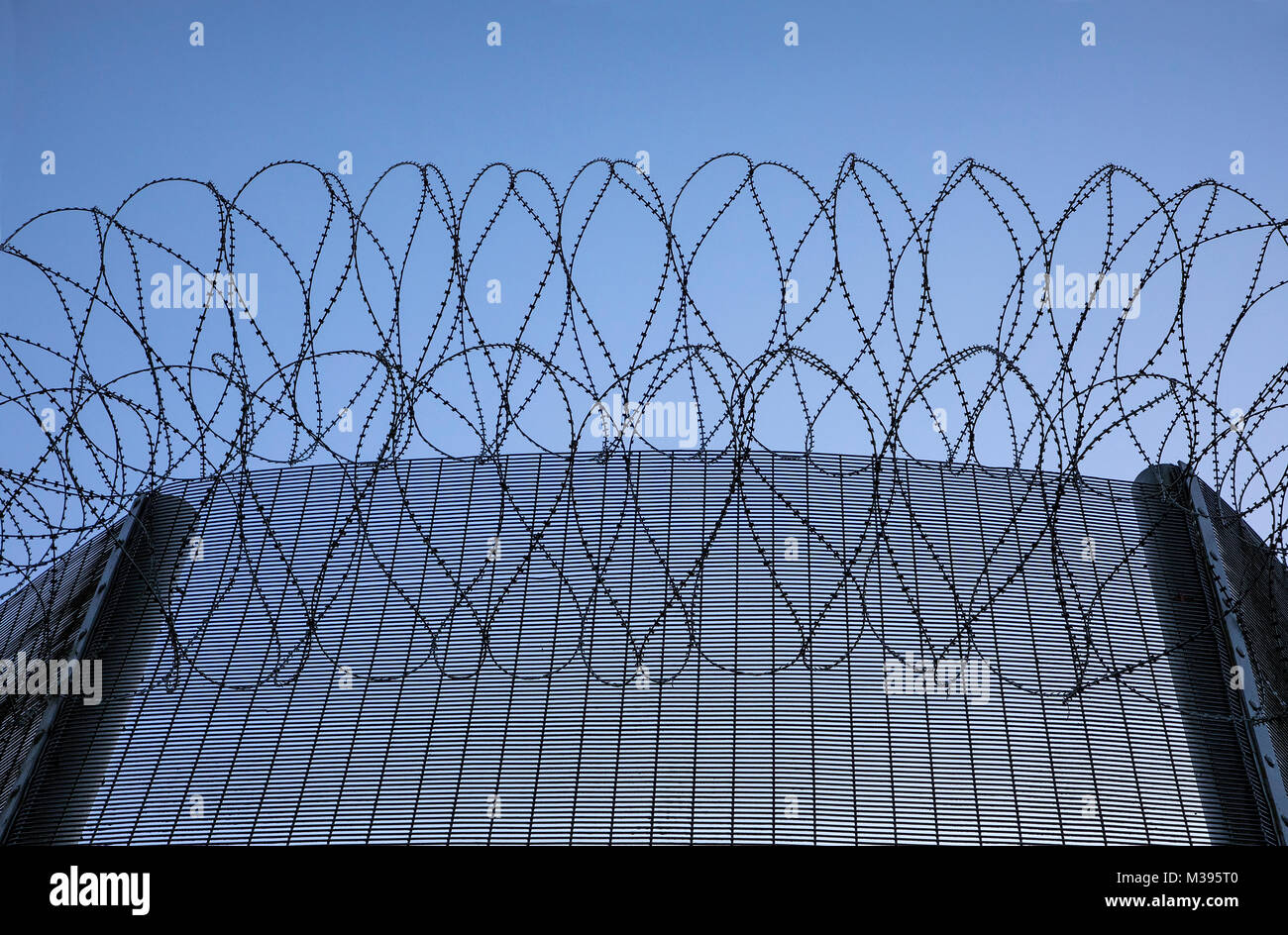 Haut de porte principale à Shepton Mallet Prison (Somerset UK) maintenant fermé et d'être réaménagé, mais d'intérêt historique avec de nombreuses fonctionnalités d'appréhension. Banque D'Images