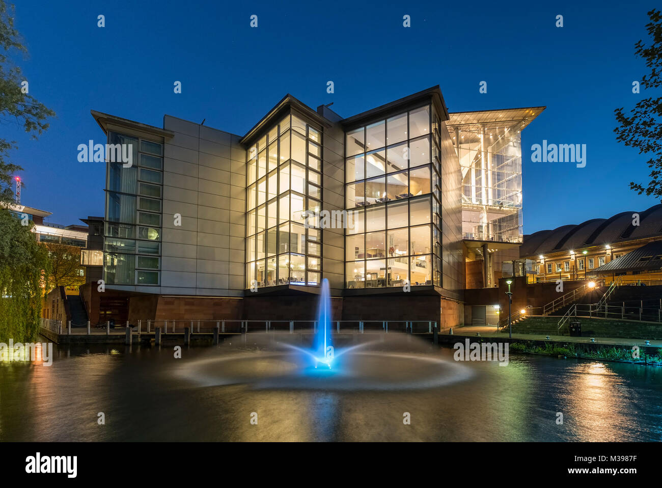 Le Bridgewater Hall de nuit, Manchester, Greater Manchester, Angleterre, RU Banque D'Images