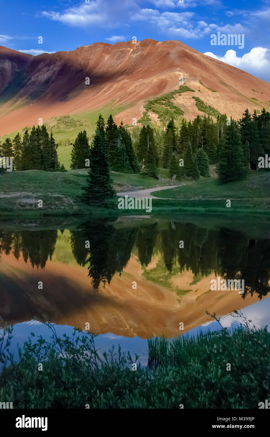 Col de montagne rouge dans les montagnes de San Juan le sud-ouest du Colorado Banque D'Images