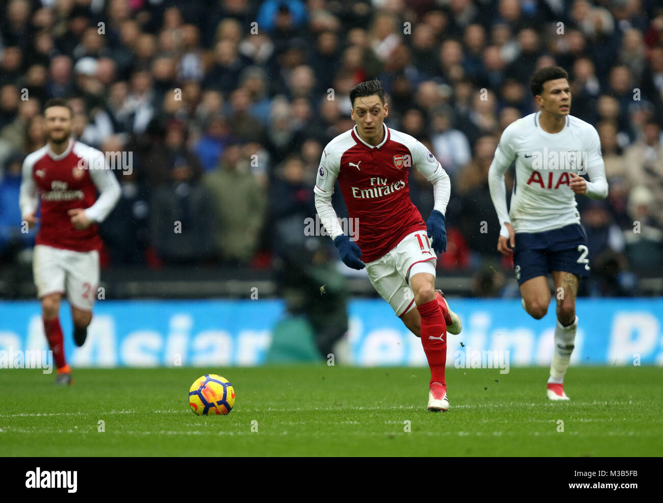 Londres, Royaume-Uni. 10 fév, 2018. Mesut Ozil (A) à l'English Premier League football match entre Tottenham Hotspur v Arsenal au stade de Wembley, Londres, le 10 février 2018. **Cette photo est pour un usage éditorial uniquement** Crédit : Paul Marriott/Alamy Live News Banque D'Images