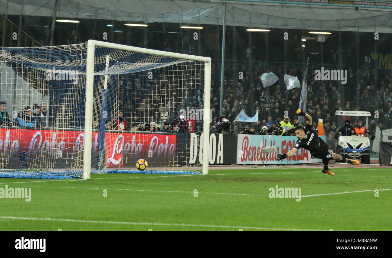 L'Italie 10 février. 10 fév, 2018. Championnat d'Italie Serie A NAPOLI Napoli tient le record de la course Scudetto.Napoli player :.Lazio player : Crédit : Fabio Sasso/ZUMA/Alamy Fil Live News Banque D'Images