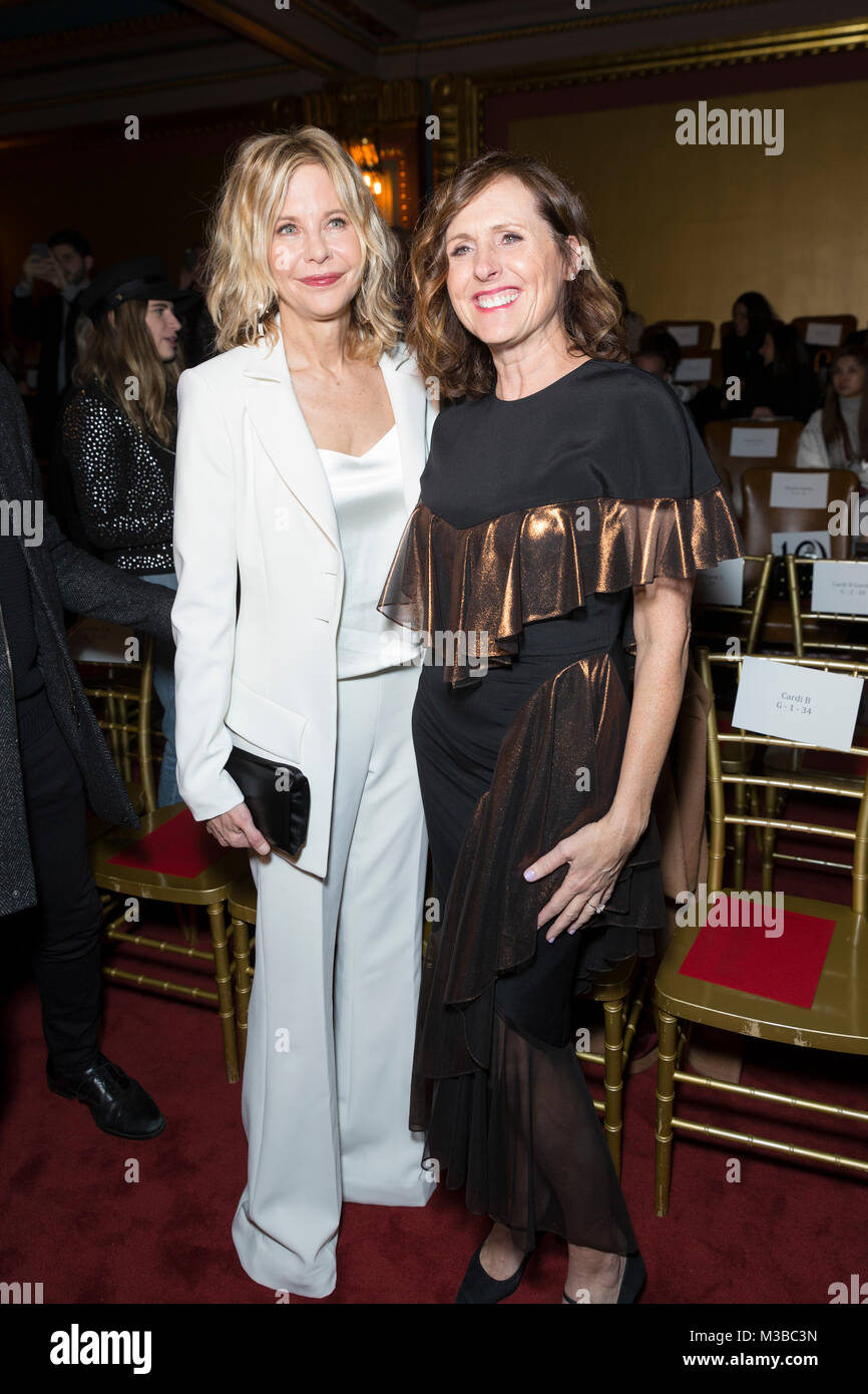 New York, NY, USA. 10 Février, 2018. Meg Ryan et Molly Shannon assister Christian Siriano 10 ans anniversaire Automne/Hiver 2018 défilé au Grand Masonic Lodge Crédit : lev radin/Alamy Live News Banque D'Images