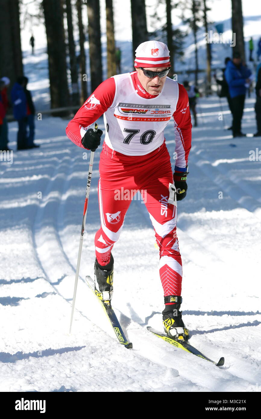 Dans schnellem Schritt zum Ziel : Ulrich ZIPFEL (SV Kirchzarten) auf senneur Hausstrecke bei der DM Langstrecke Skilanglauf auf dem Notschrei. Banque D'Images