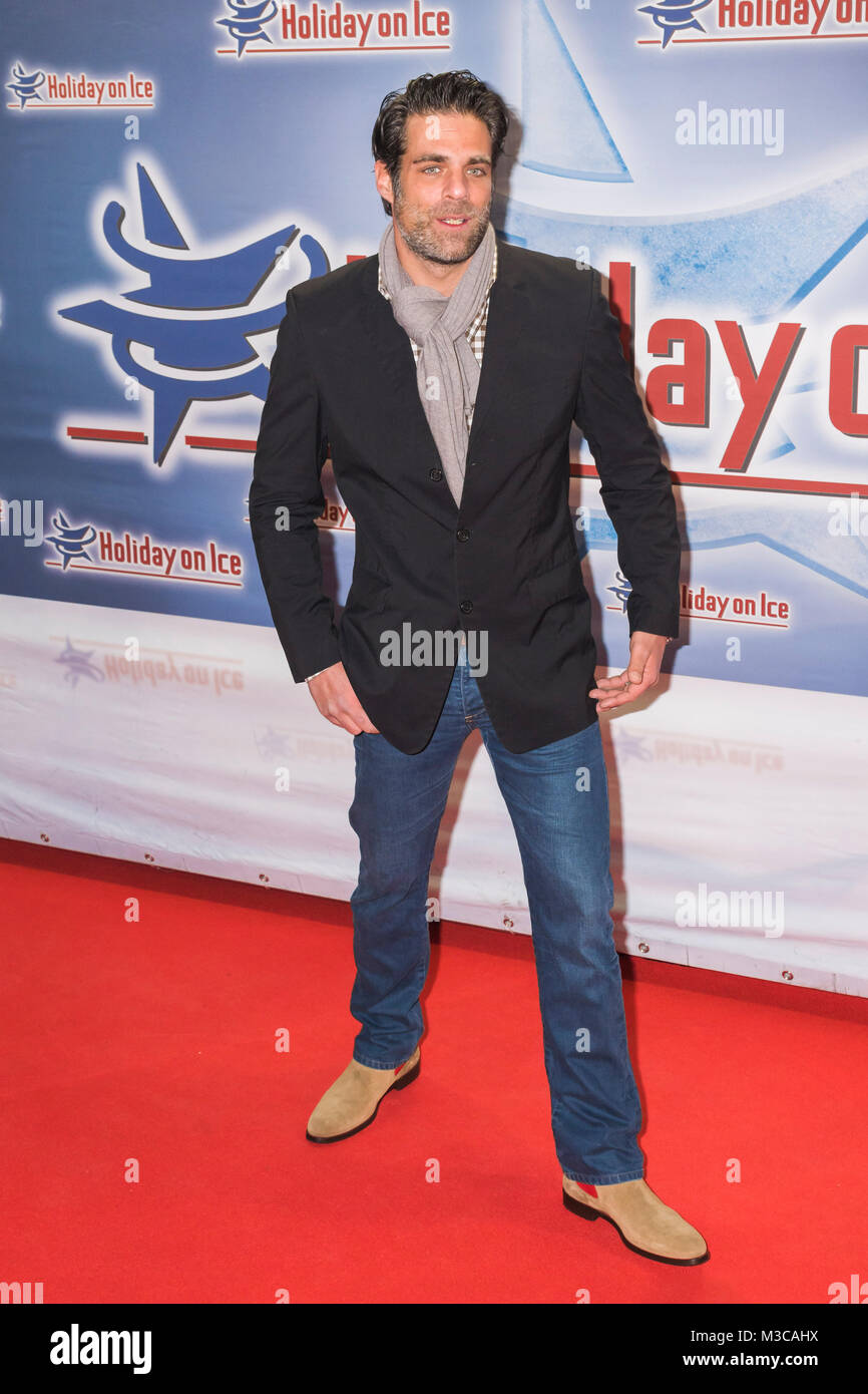 Carsten Spengemann Auf Dem Roten Teppich Bei Der Holiday On Ice