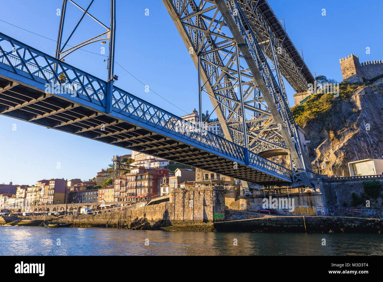 Dom Luis I Pont sur la rivière Douro entre Porto et Vila Nova de Gaia villes du Portugal Banque D'Images