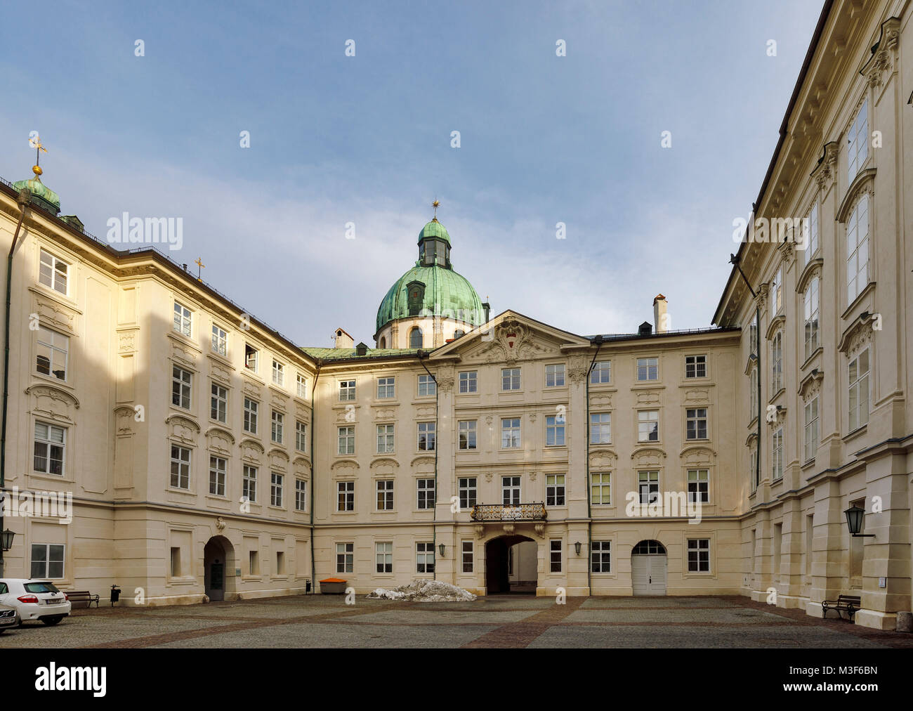 INNSBRUCK, Autriche - 28 janvier : (NOTE DU RÉDACTEUR : la latitude d'exposition de cette image a été numériquement augmenté.) La cour de la Hofburg est vu le 28 janvier 2018 à Innsbruck, en Autriche. Banque D'Images